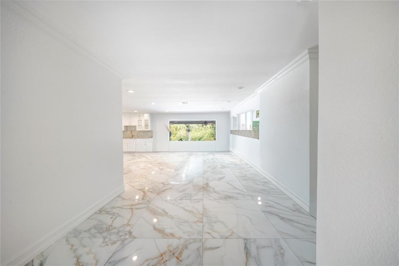 16770 Lakeview Ct - Photo 5 of 45