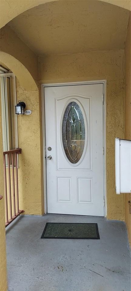 621 Nw 78th Ter Apt 205