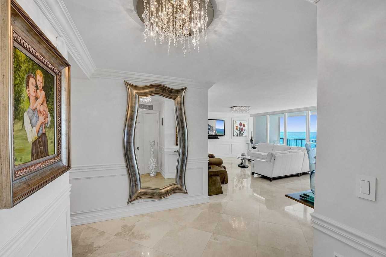 4280 Galt Ocean Dr Apt 25h - Photo 4 of 50