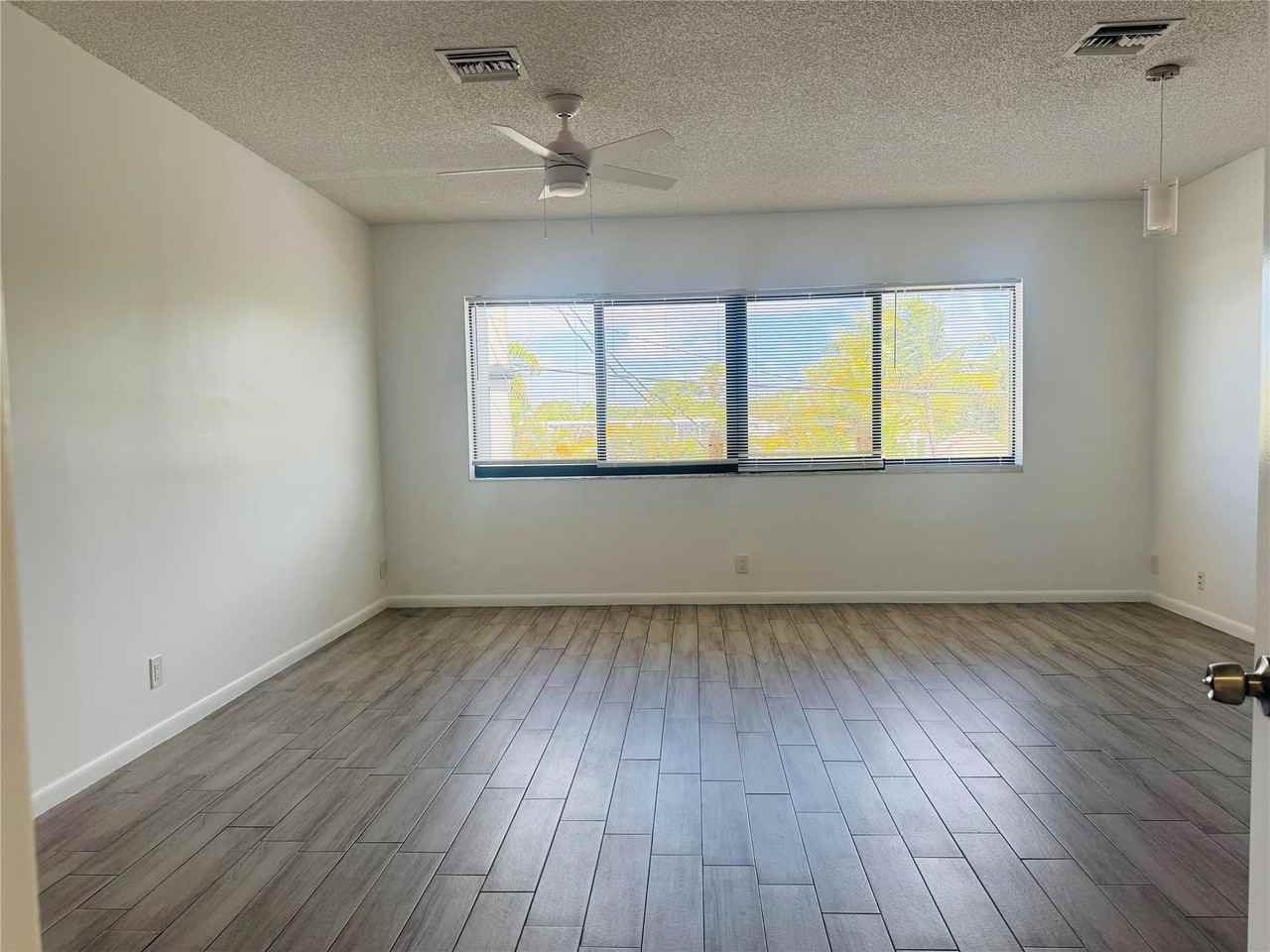 229 E Commercial Blvd #2 - Photo 4 of 8