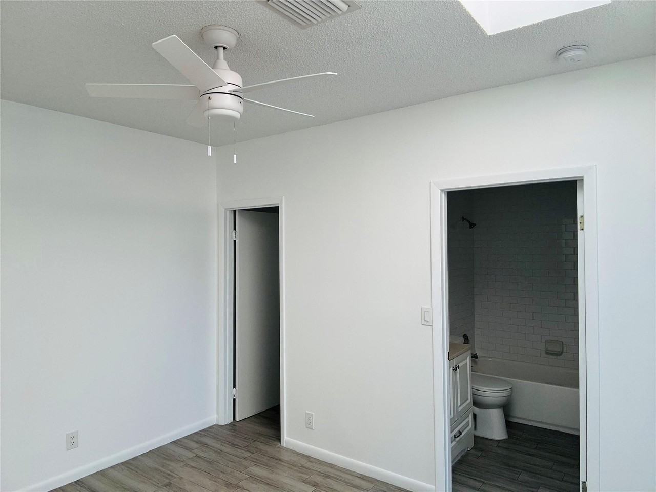 229 E Commercial Blvd #2 - Photo 6 of 8