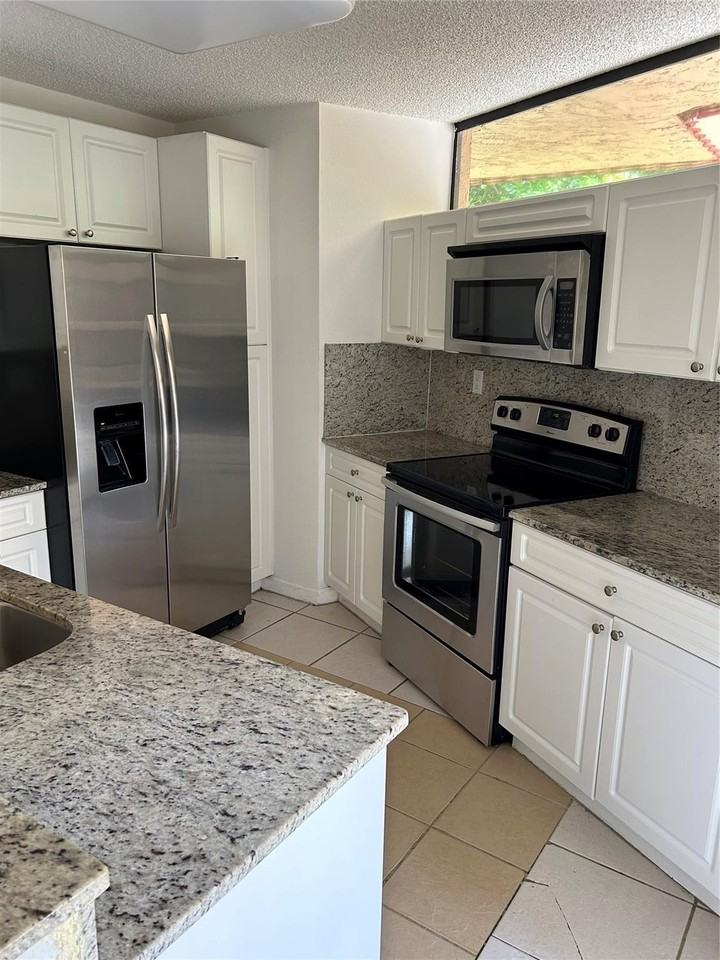 8117 Severn Dr #C - Photo 3 of 11