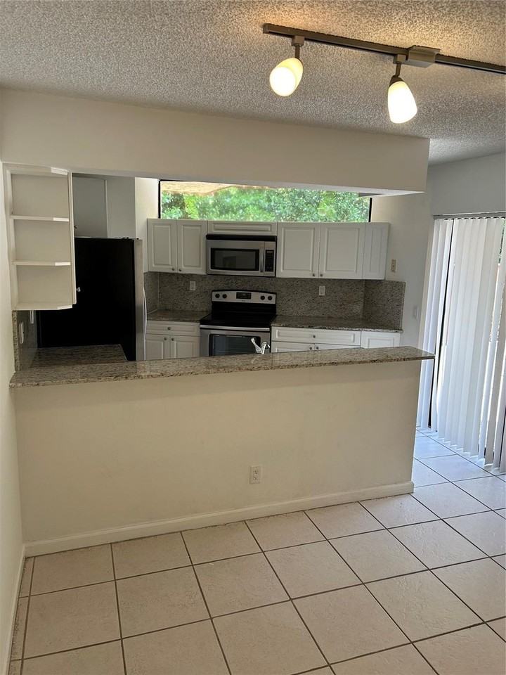 8117 Severn Dr #C - Photo 4 of 11