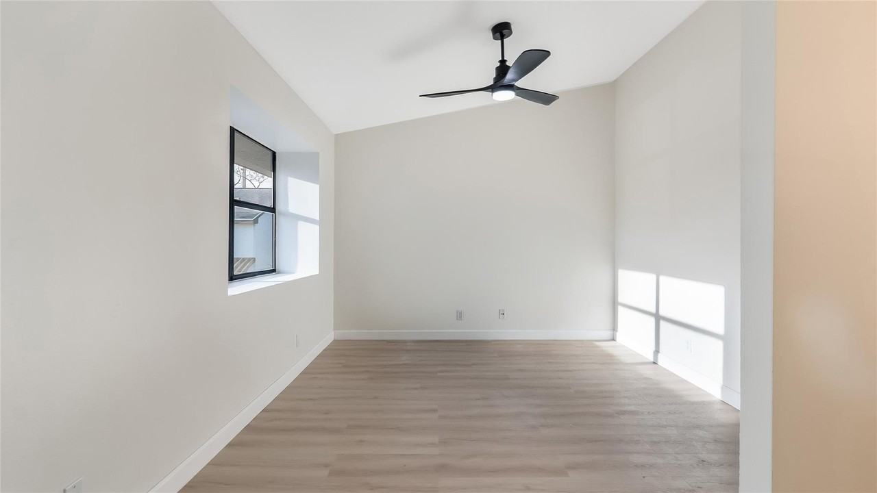 4979 Nw 82nd Ave Unit 705 - Photo 5 of 49