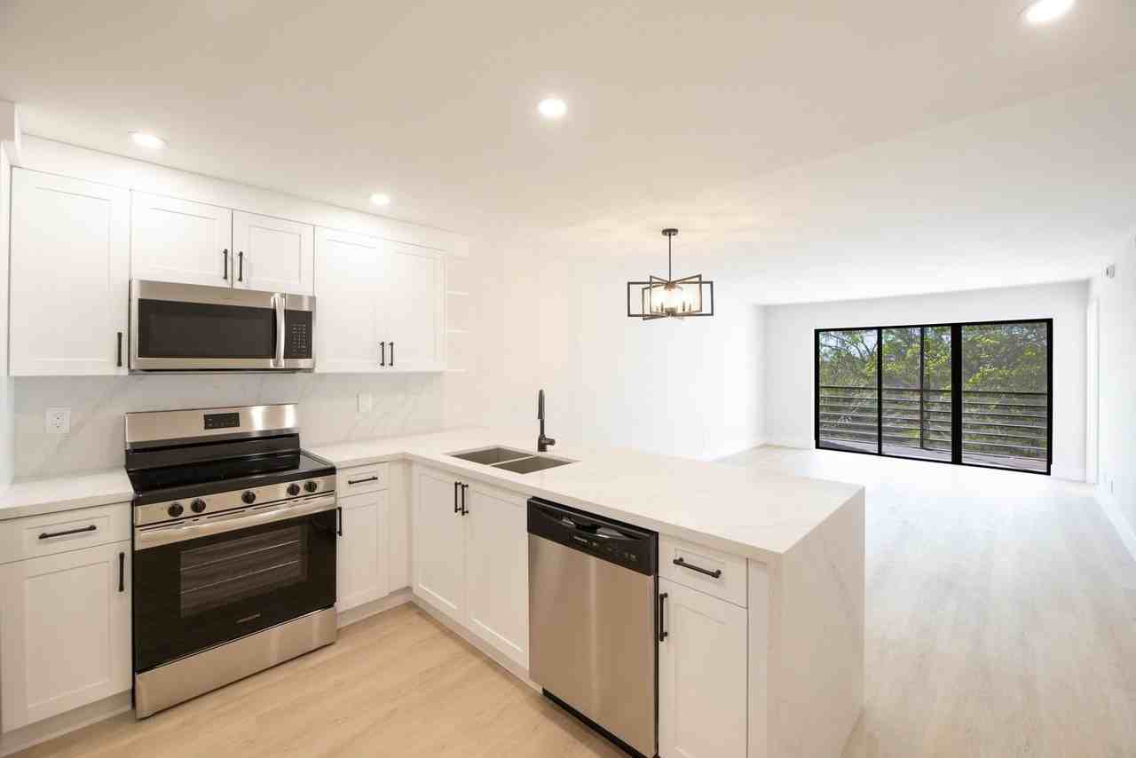 2322 S Cypress Bend Dr Apt 411