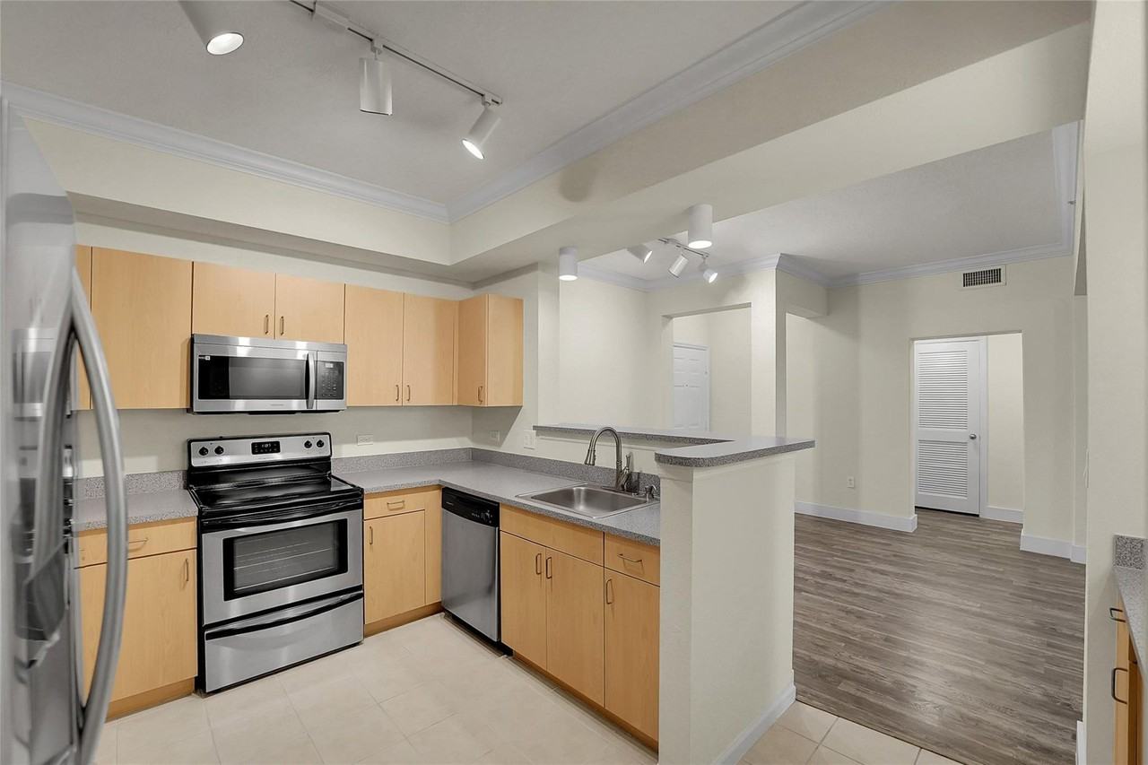 533 Ne 3rd Ave Apt 531