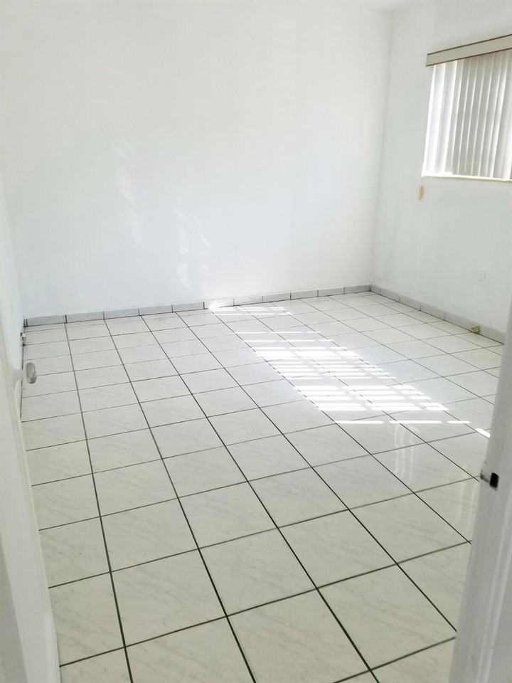 631 Sw 11th St Apt 1w - Photo 6 of 8