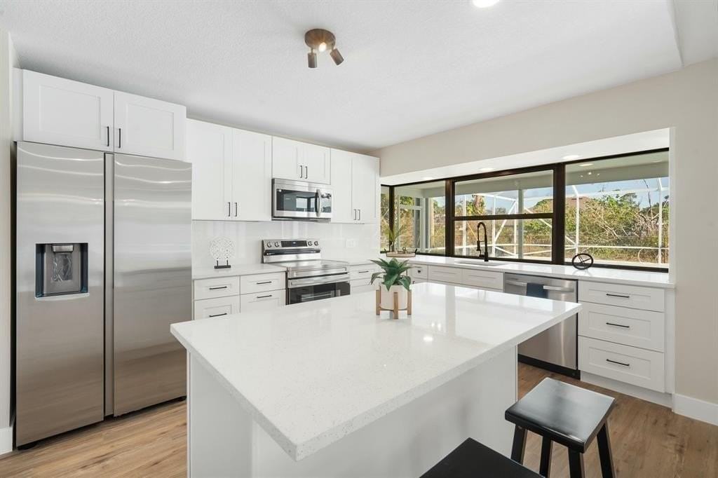 210 Se Crosspoint Dr - Photo 6 of 27