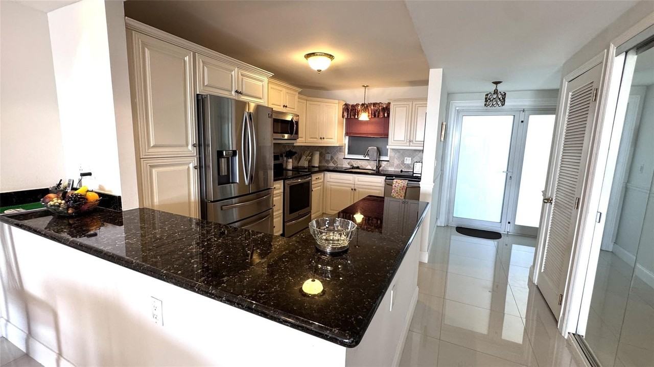 328 N Ocean Blvd Apt 706 - Photo 7 of 16