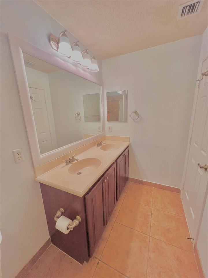 5964 Abbey Rd #5964 - Photo 7 of 27