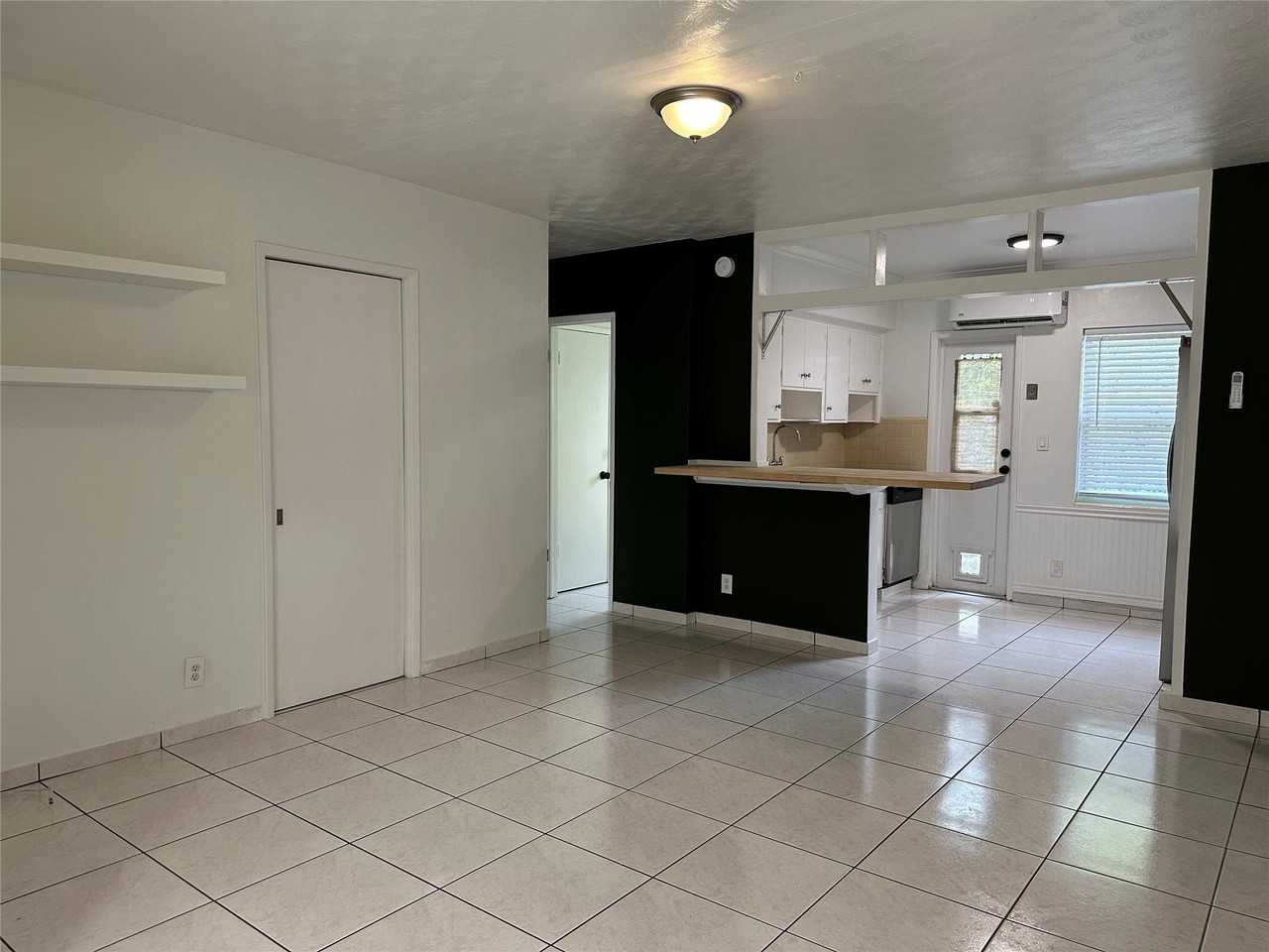 1101 Ne 17th Way #1 - Photo 5 of 14