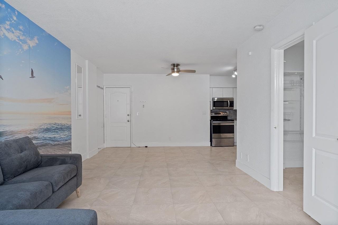 3349 Ne 33rd St - Photo 7 of 20