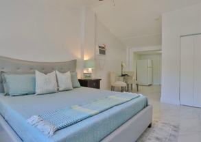 735 Ne 37th St Unit A - Photo 1 of 1