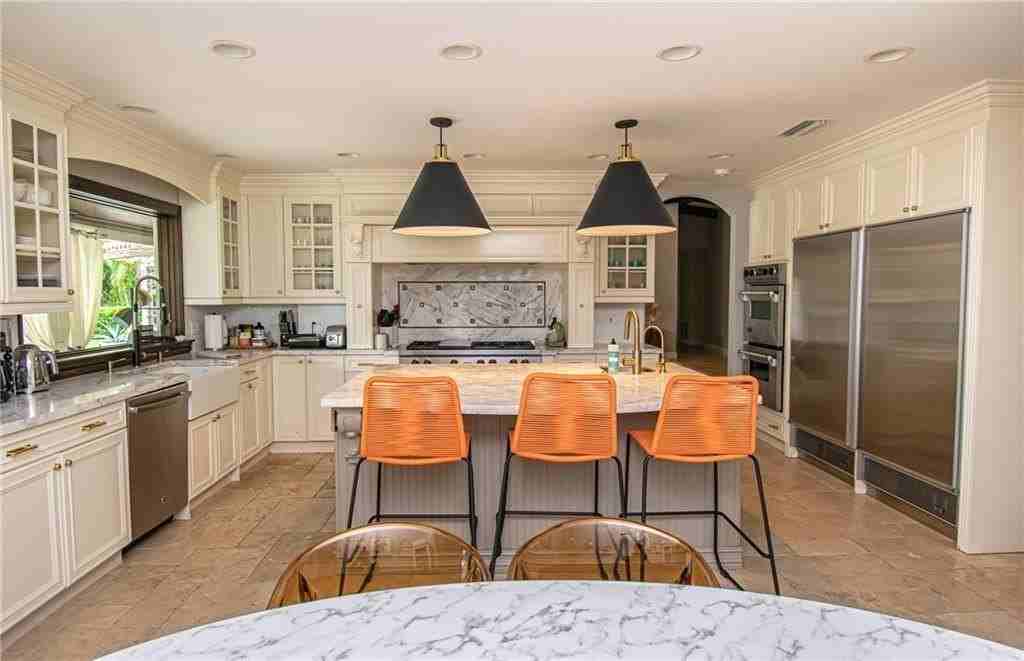 8208 Twin Lake Dr - Photo 3 of 50