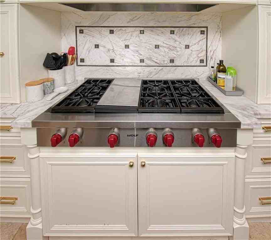 8208 Twin Lake Dr - Photo 4 of 50