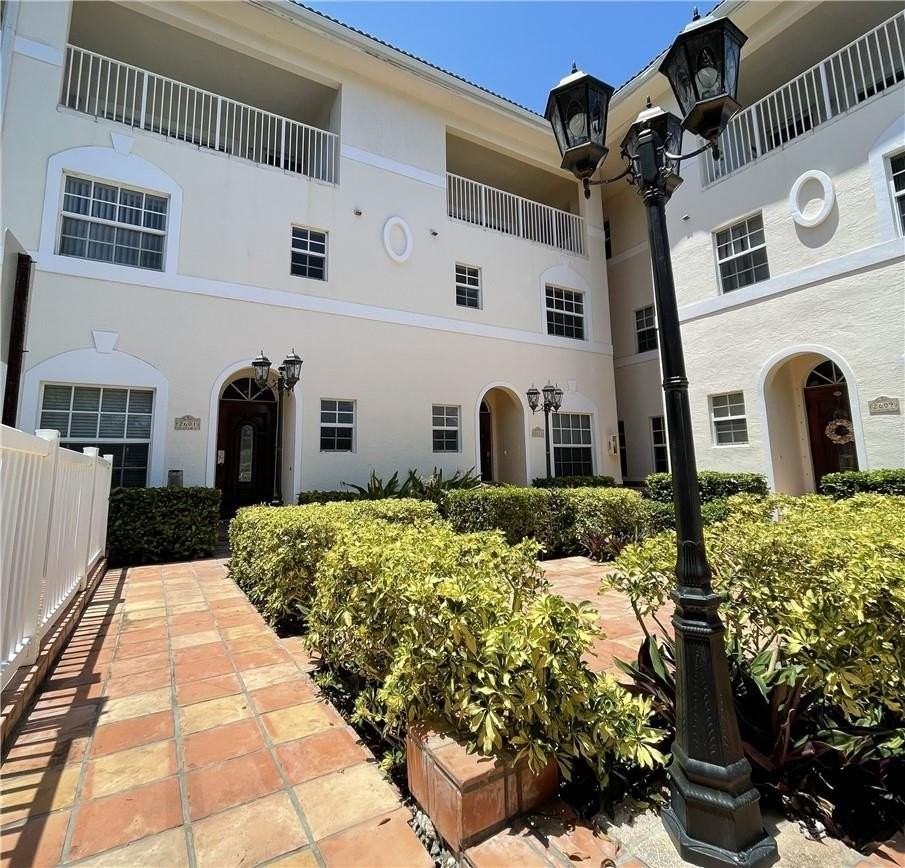 2605 Bay Dr - Photo 2 of 48