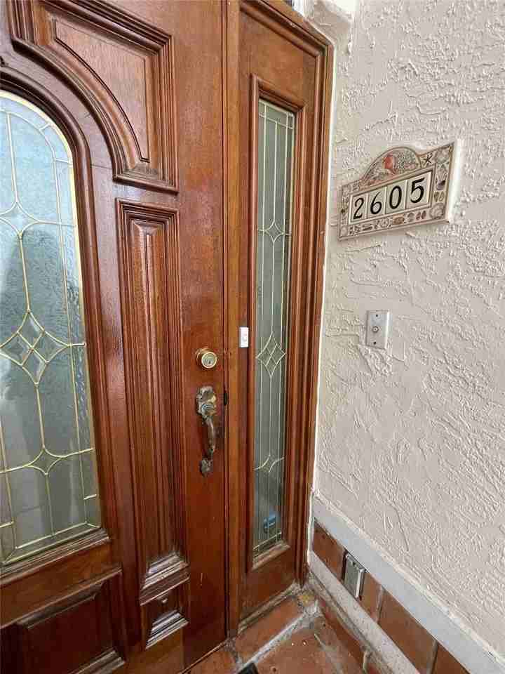 2605 Bay Dr - Photo 5 of 48