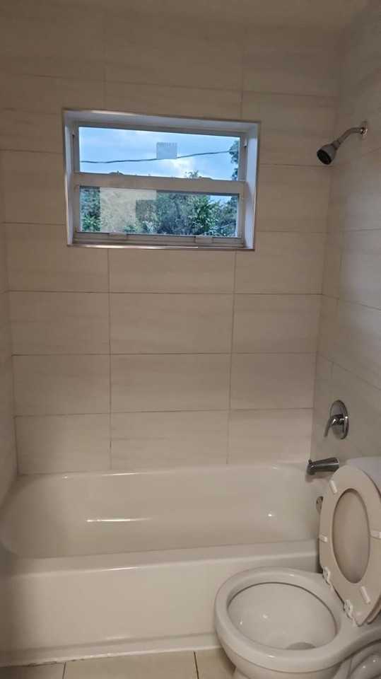 1104 State St #B - Photo 5 of 10