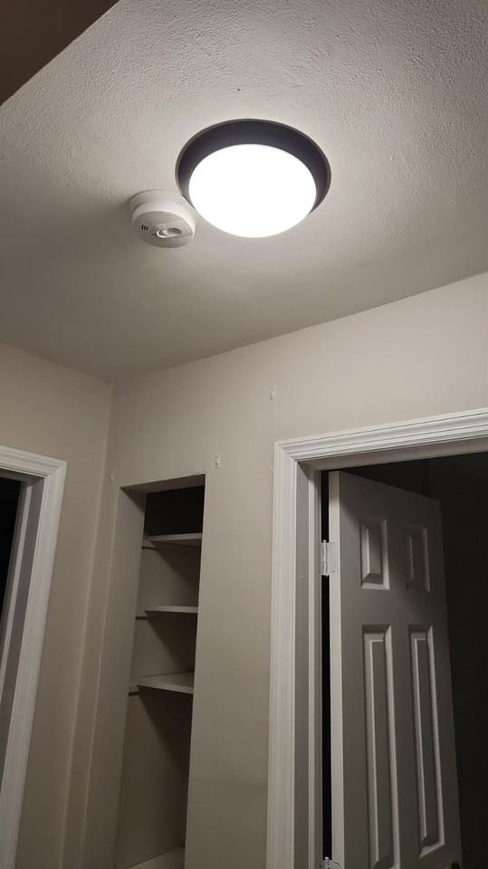 1104 State St #B - Photo 7 of 10