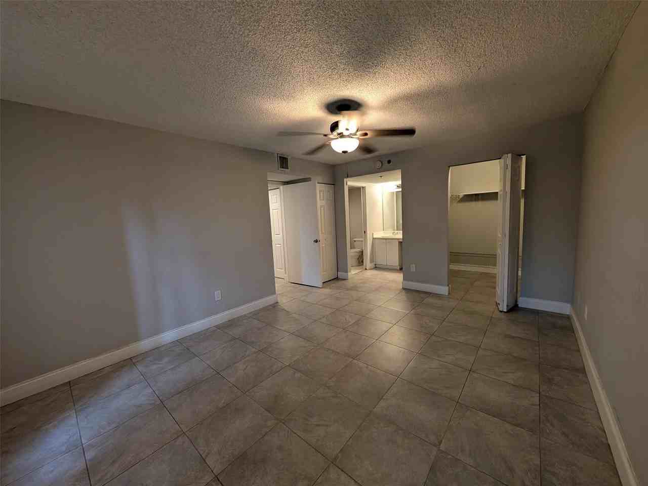 5550 Nw 61st St Apt 510 - Photo 3 of 28