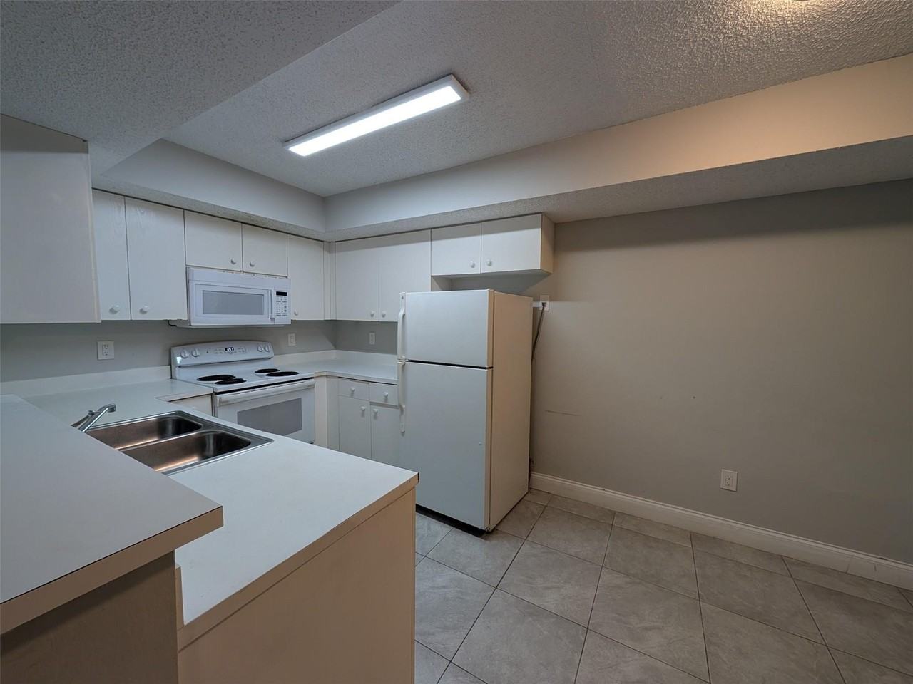 5550 Nw 61st St Apt 510 - Photo 6 of 28