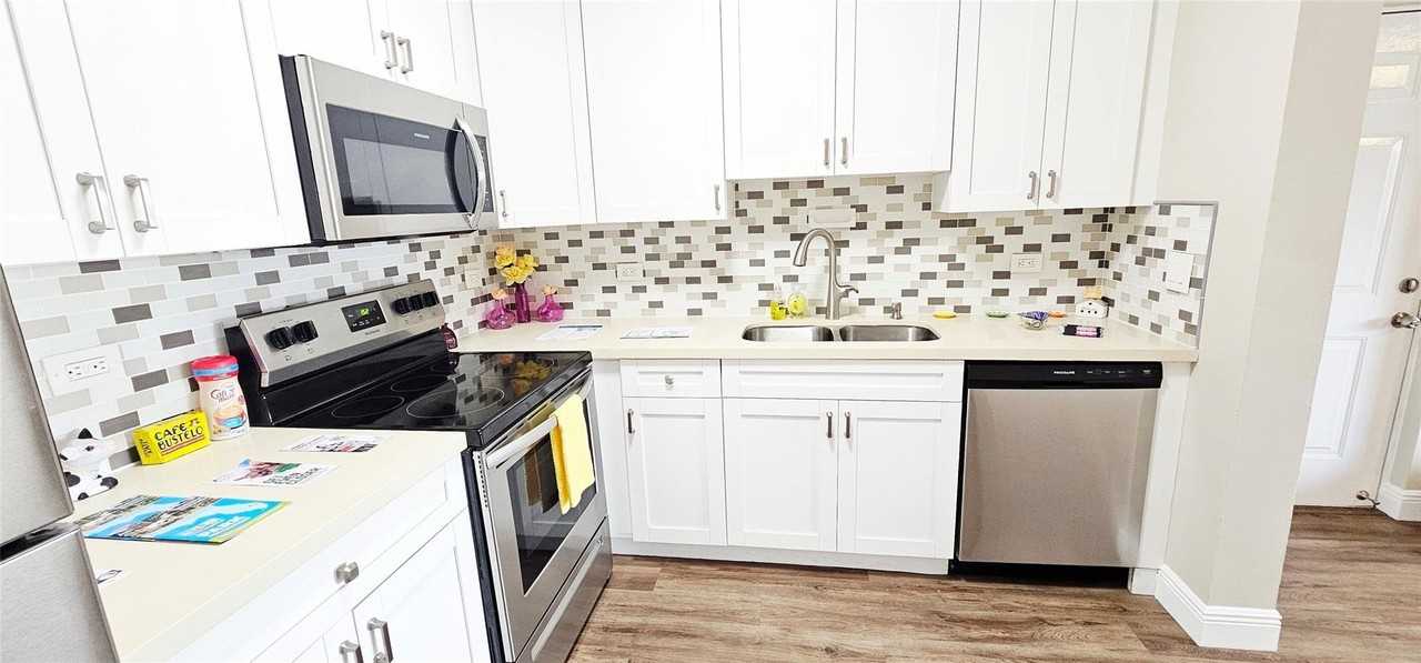 3650 N 56th Ave Apt 518-5 - Photo 4 of 33