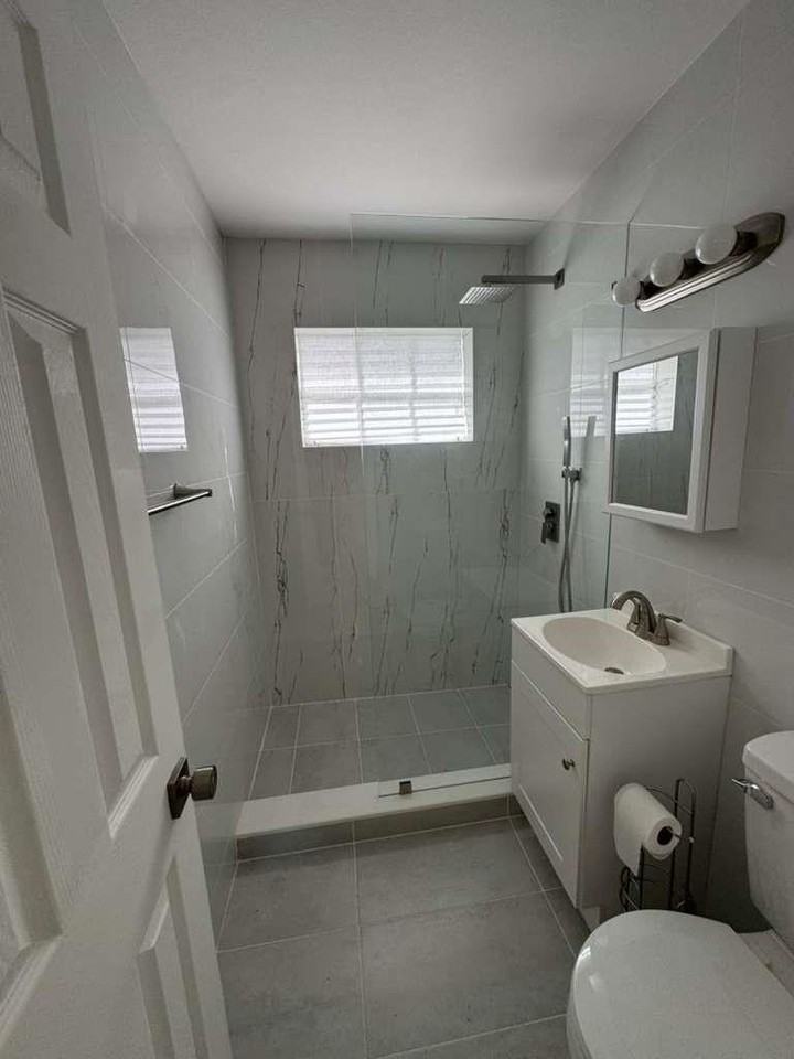 4871 Sw 24th Ave - Photo 4 of 14