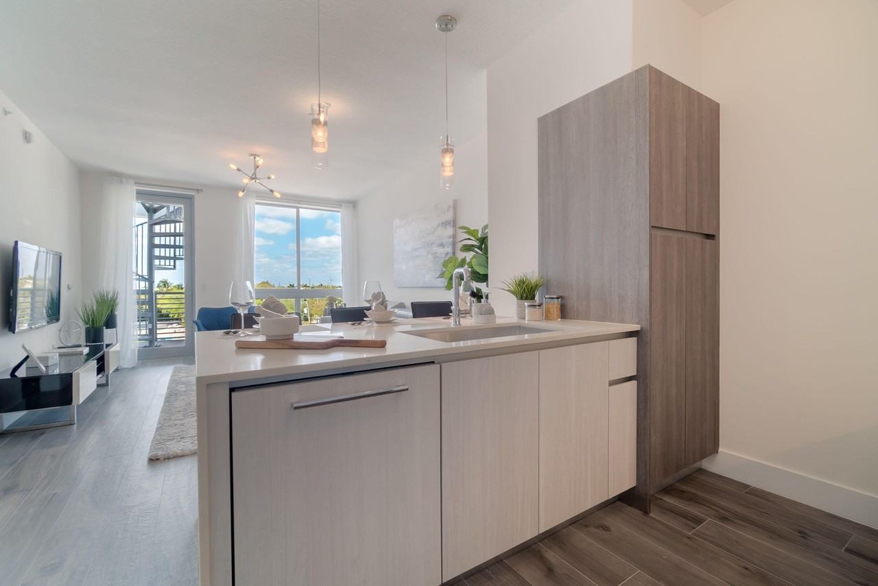 111 Se 1st Ave Apt 512 - Photo 2 of 42