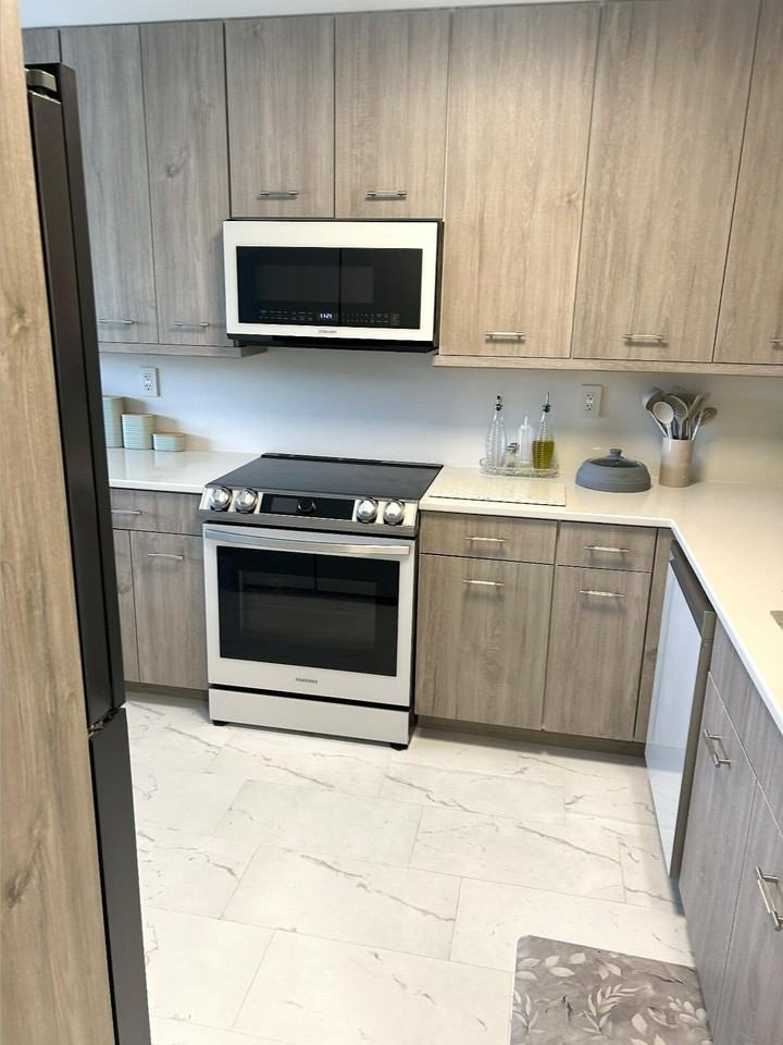 4734 Lucerne Lakes Boulevard N unit: 410 - Photo 4 of 26