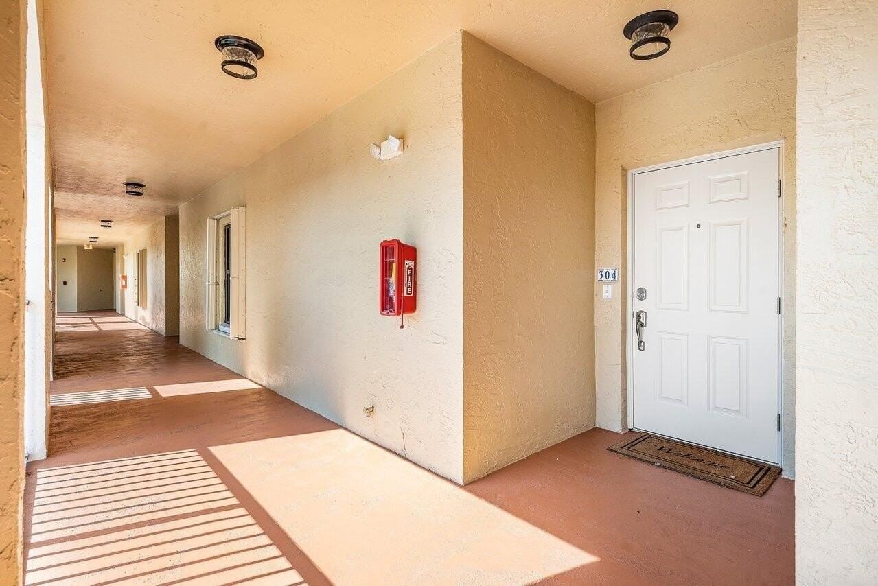 300 Uno Lago Dr Apt 304 - Photo 6 of 24