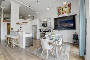 featured image of 185 Ne 4th Ave Apt 210
