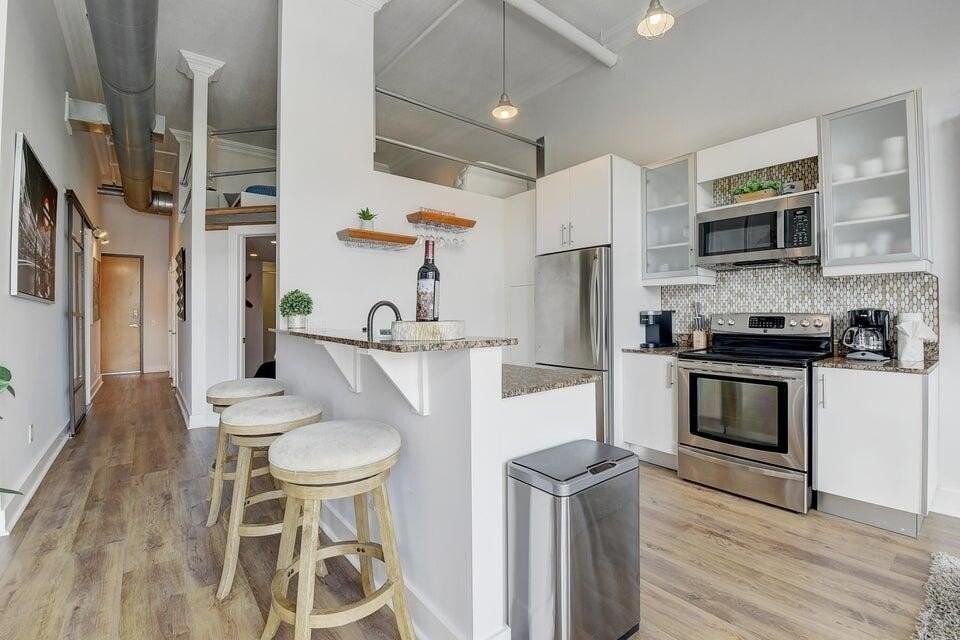 185 Ne 4th Ave Apt 210 - Photo 2 of 28