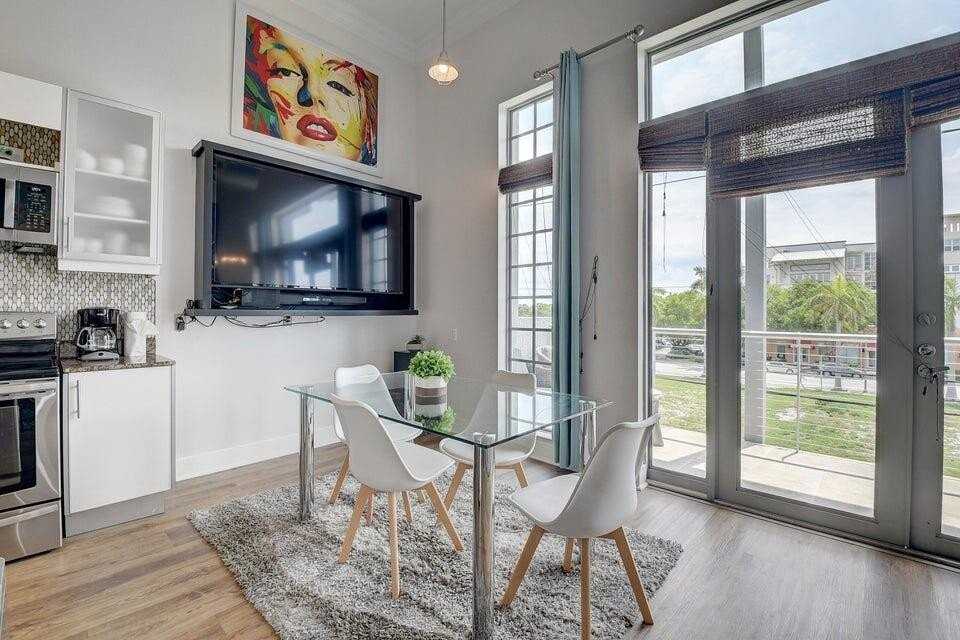 185 Ne 4th Ave Apt 210 - Photo 6 of 28