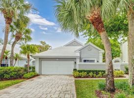 featured image of 7 Wyndham Ln