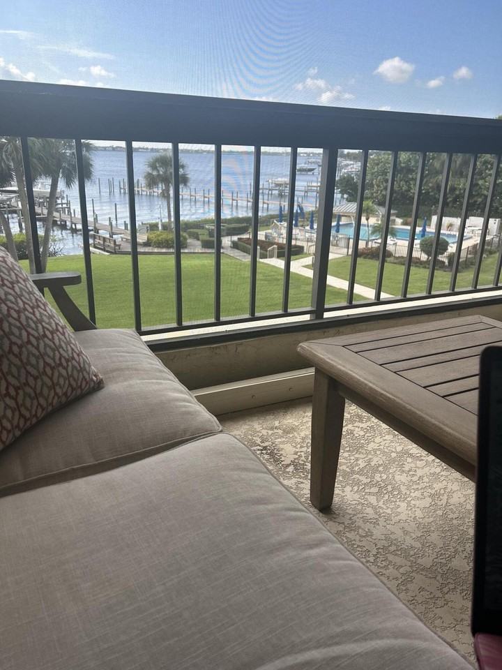 625 Nw North River Dr Apt 303 - Photo 6 of 33