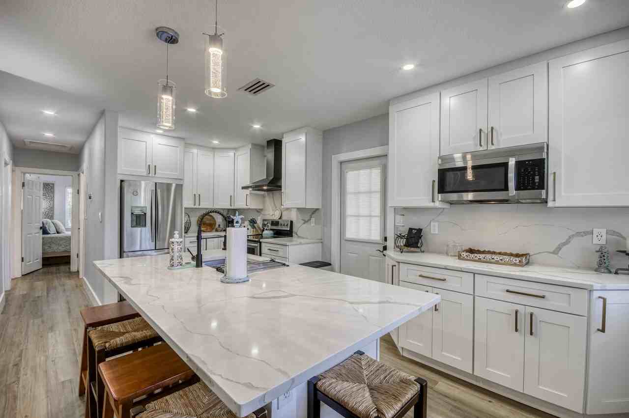 404 S Caloosahatchee Ave - Photo 4 of 43