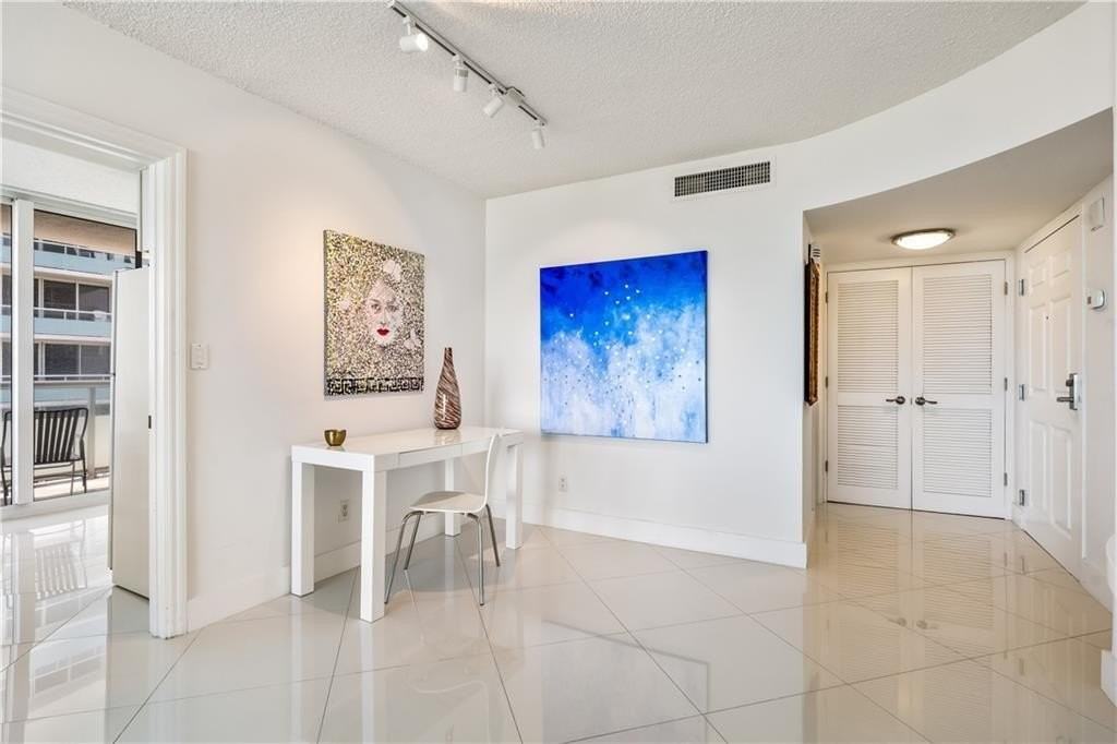 3554 Ocean Dr Apt 702s - Photo 6 of 36