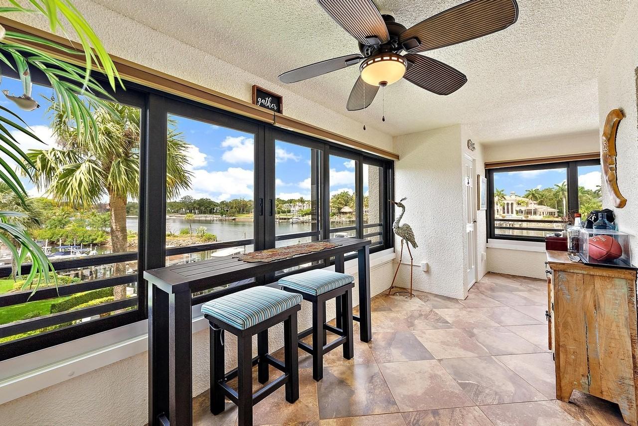 533 Oak Harbour Dr Unit 533 - Photo 3 of 37