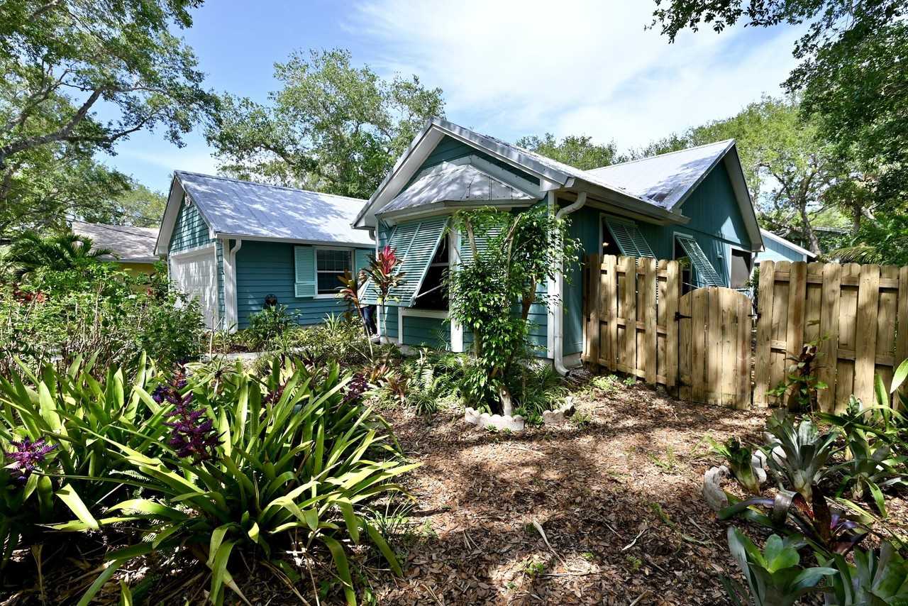 9460 Seagrape Dr - Photo 6 of 50