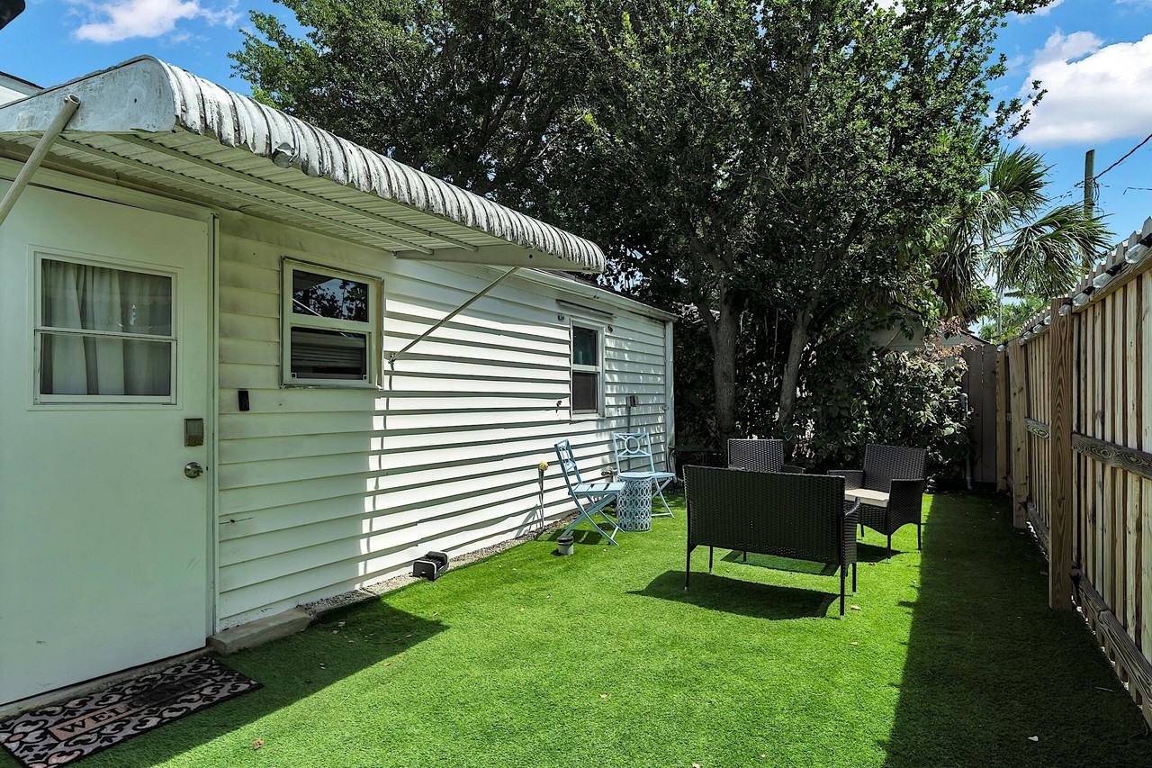 909 N Palmway Unit B - Photo 3 of 28