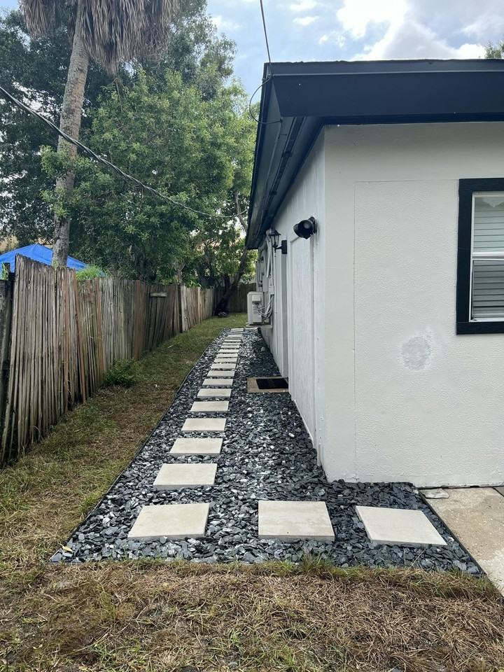 1016 Chipola Rd Unit B - Photo 2 of 17