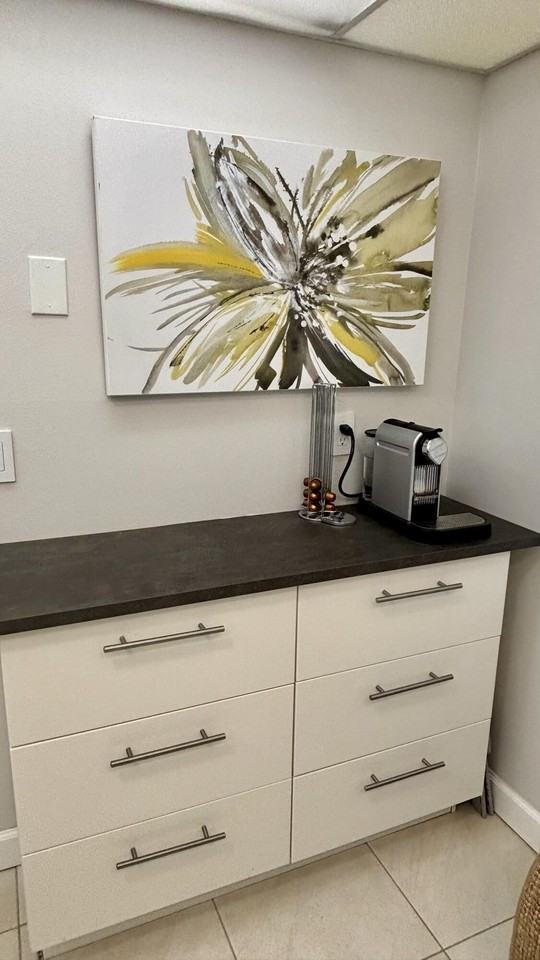 605 Oaks Dr Apt 503 - Photo 4 of 15