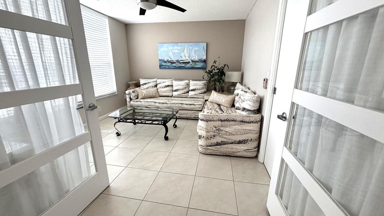 605 Oaks Dr Apt 503 - Photo 6 of 15