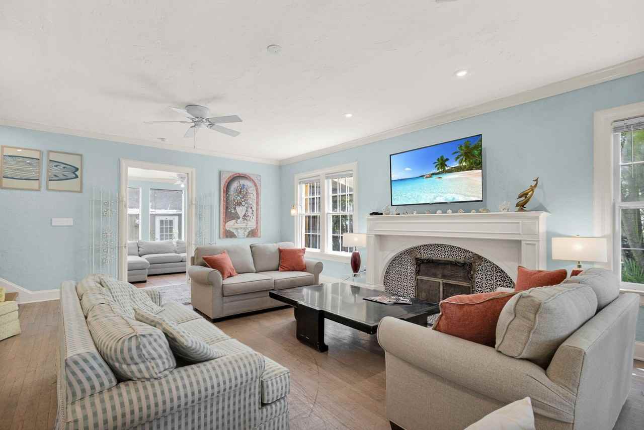 519 28th Street unit: Main House - Photo 3 of 50