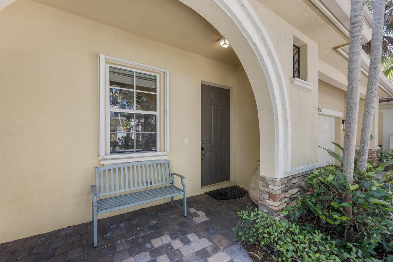 1043 Vintner Blvd - Photo 5 of 50