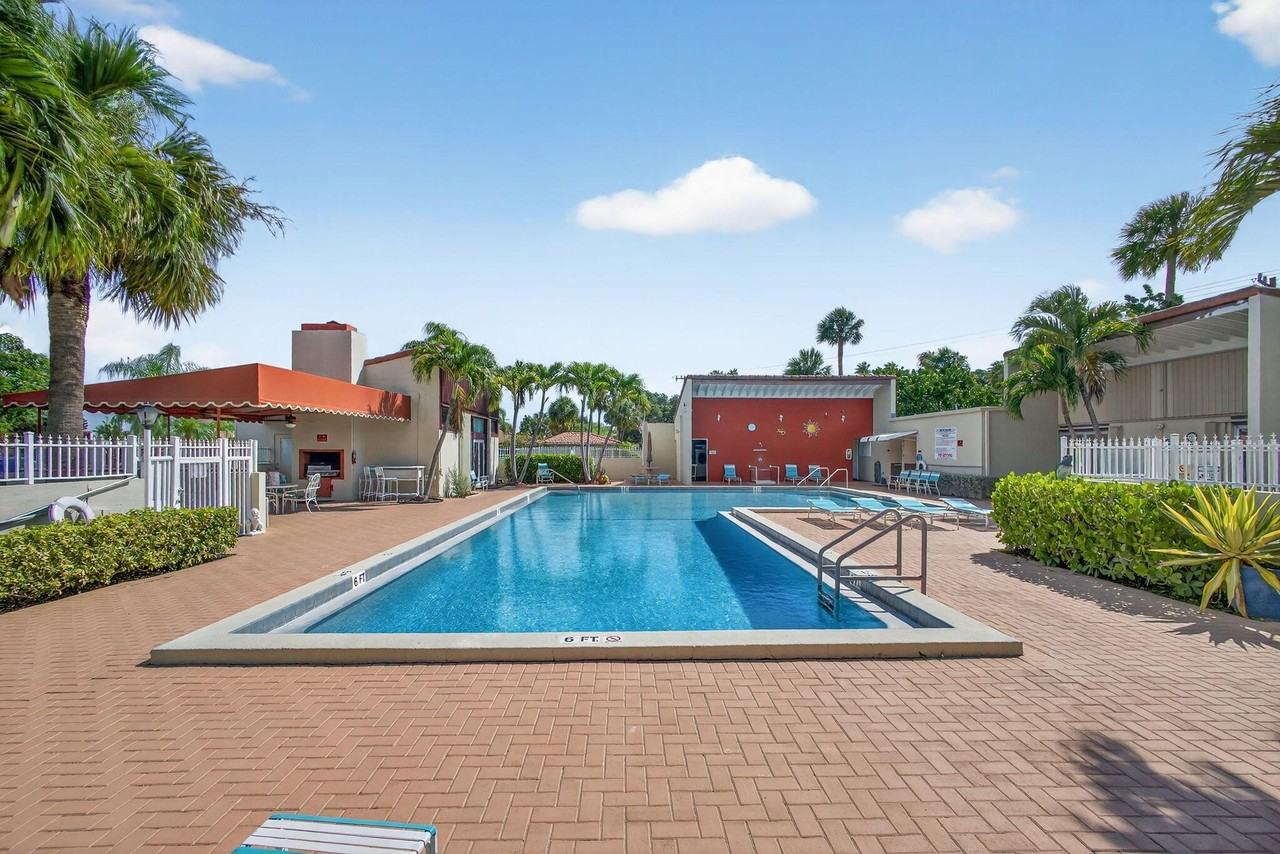 2532 Boundbrook Dr S Apt 102 - Photo 4 of 29