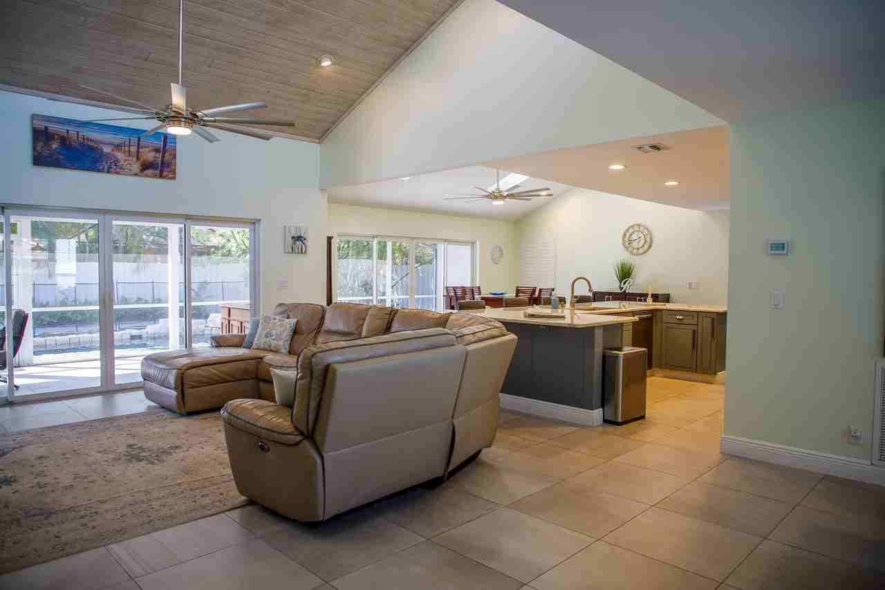 900 Cosmos Ct - Photo 6 of 47