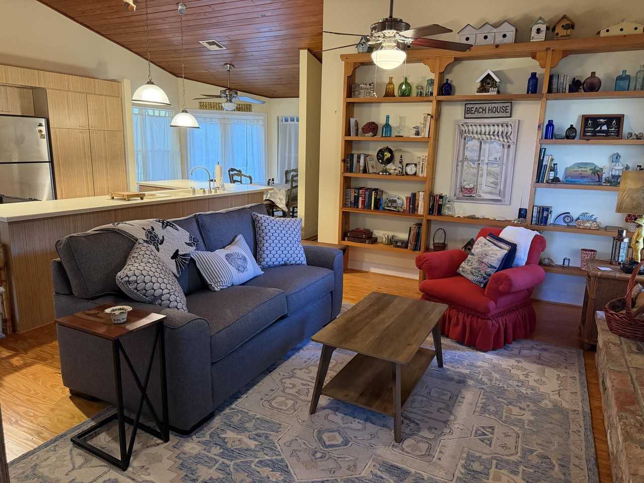 1941 W Shell Ln - Photo 5 of 13