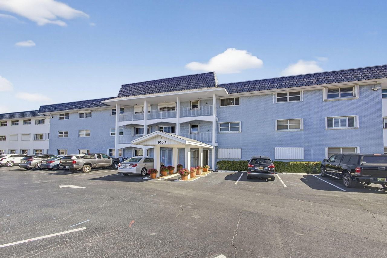 100 Shore Ct Apt 307 - Photo 4 of 50