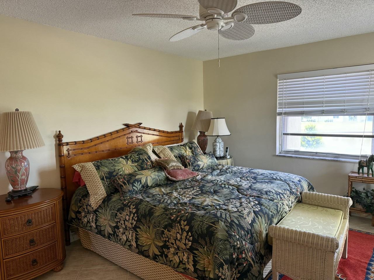 13761 Via Aurora Apt D - Photo 2 of 19